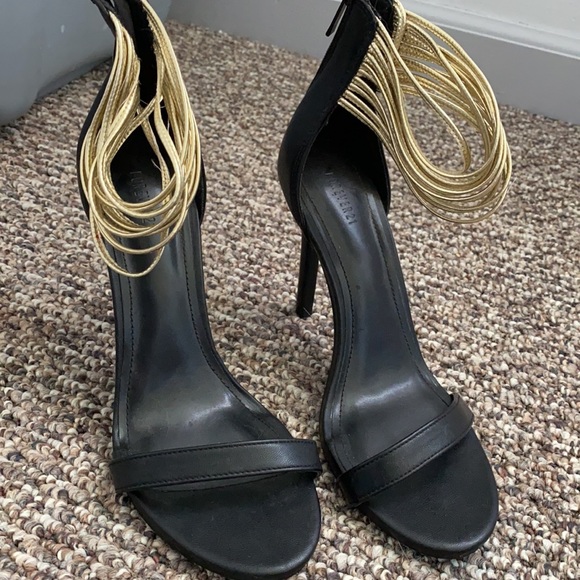 Like new high heel - Picture 2 of 4